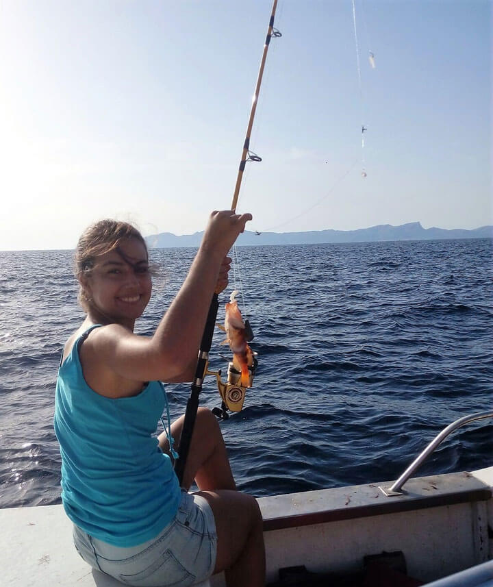 www.pescaturismomallorca.com Excursiones de pesca desde Alcudia con Olga